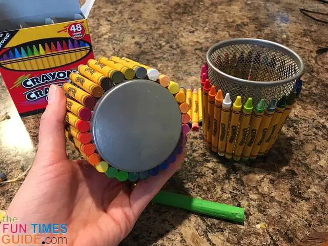 I made sure to line up the bottom of each crayon with the bottom metal base ring of the pencil holder.