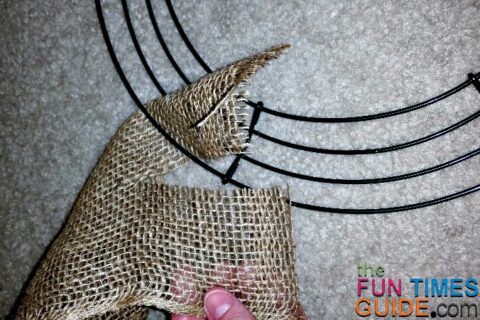 making-a-burlap-wreath-tie-the-burlap